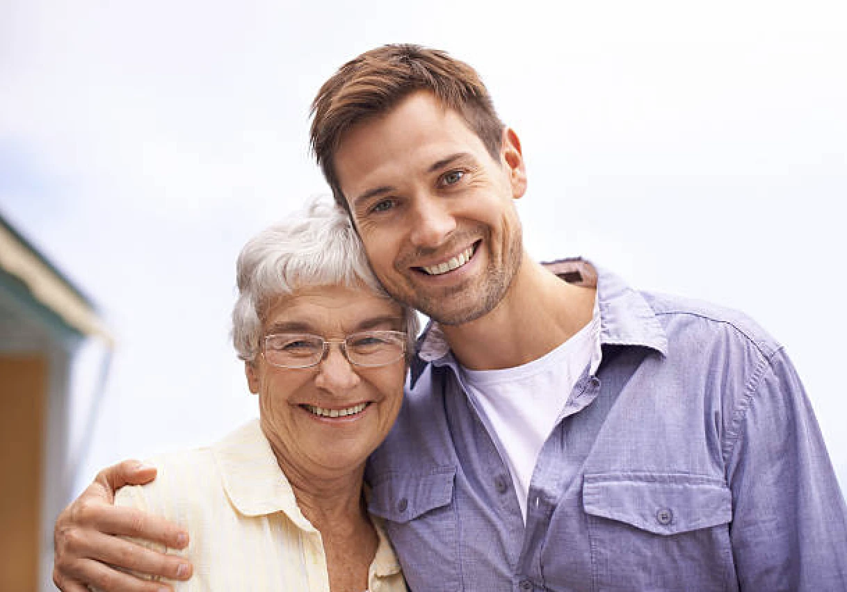 روابط با اختلاف سنی؛ چرا نگاه‌ها عادلانه نیست؟