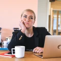 چند ترفند برای افزایش تمرکز در جلسات آنلاین