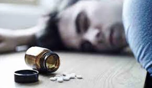 وبینار علمی  مسمومیت با مواد مخدر