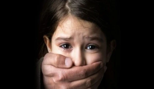 آموزه های قانونی برای کادر درمان ، آزار جنسی و کودک آزاری