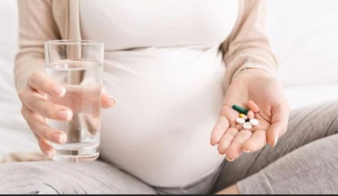 وبینار علمی تجویز و مصرف منطقی داروها در دوران بارداری و شیردهی