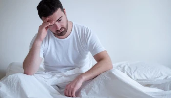 چگونه با اختلال نعوظ در حین رابطه جنسی با آرامش، احترام و درک متقابل برخورد کنیم؟